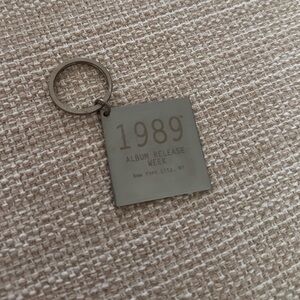 Taylor Swift RARE 1989 Album Release Week Keychain